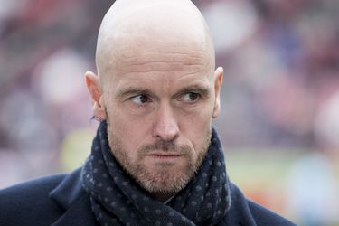 Geïrriteerde Ten Hag stuurt storende Ziggo-verslaggever weg: 'Dit is niet de bedoeling!' (video)