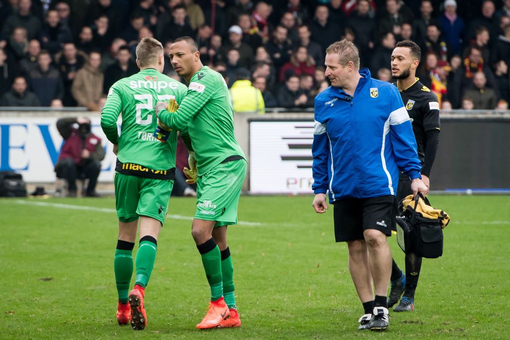 Nathan verdwijnt uit basis Vitesse, Room valt af