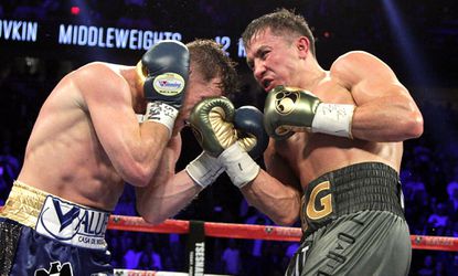 Bokswereld verbijsterd na jurybesluit bij partij tussen Canelo en Golovkin (video)