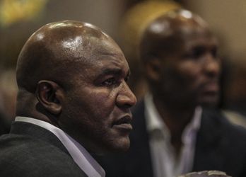 Zo kijk je vannacht LIVE naar het gevecht tussen Evander Holyfield en Vitor Belfort