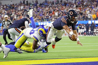 🎥 | Vechtende fans breken American football-stadion af: chaos, bloed, handboeien