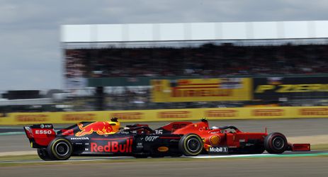 Verstappen naar P5 door lompe Vettel, Hamilton pakt record met nieuwe thuiszege (video's)