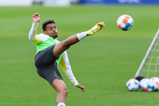 Tip: via deze manier kijk je GRATIS naar Borussia Dortmund (met Malen) tegen Hoffenheim