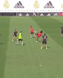 Baltovenaar Marcelo toont klasse op training Real Madrid met zieke hakbal-pass (video)