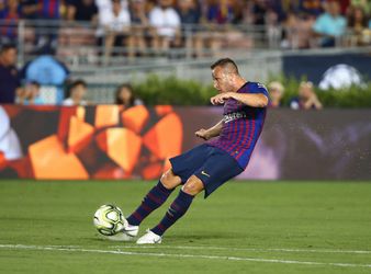 Barça-nieuweling Arthur maakt schitterende debuutgoal tegen Tottenham (video)