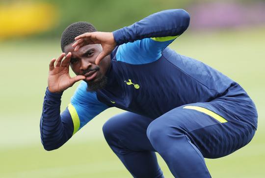 Transfervrije Serge Aurier wordt teamgenoot van Arnaut Danjuma in Spanje