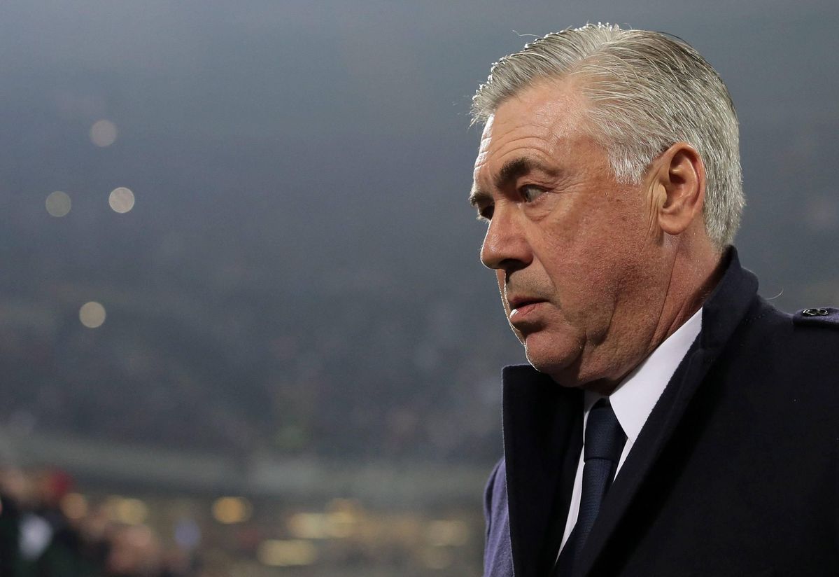 Napoli-trainer Ancelotti razend vanwege negeren racisme: 'Hebben 3 keer gevraagd om wedstrijd te staken'