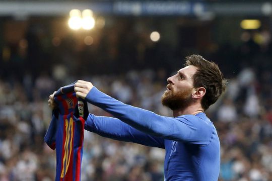 Messi gefeliciteerd door (oud-)collega's na 500 doelpunten (video)