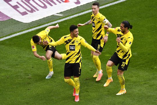 Bayern München voor negende keer op rij kampioen na overwinning Dortmund op Leipzig