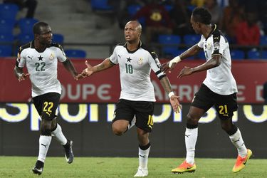 Ghana door doelpunten gebroeders Ayew naar halve finale