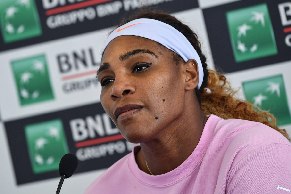 Serena Williams stapt vlak voor nieuwe 'Sister Act' uit toernooi van Rome met blessure