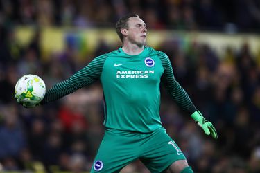 Eigen goals keeper Stockdale verpesten titelfeestje Brighton