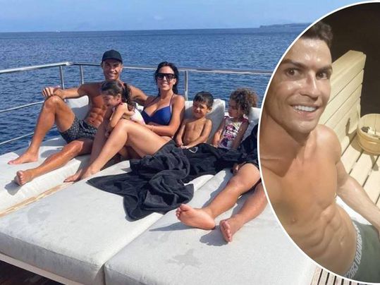 📸 | Cristiano Ronaldo geniet op zijn luxejacht van 6 miljoen euro van vakantie