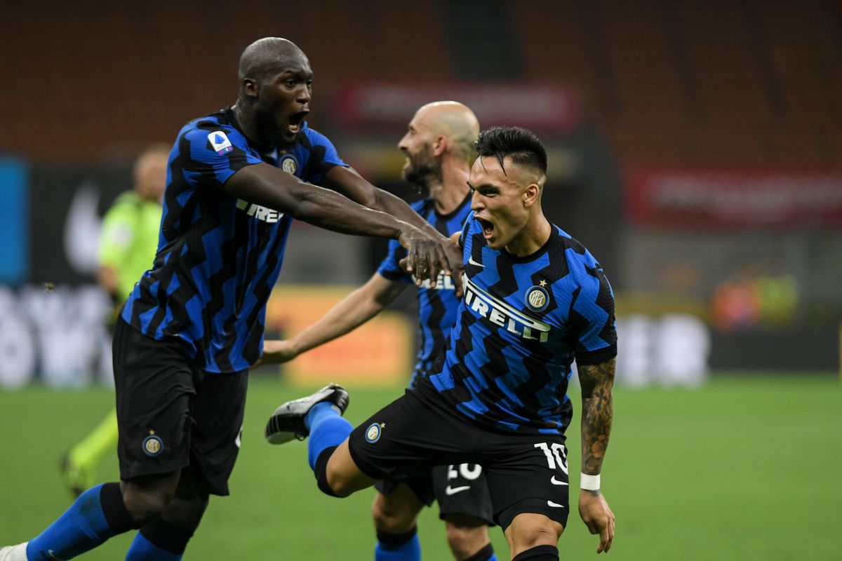 🎥 | Schitterende goal Lautaro Martinez helpt Inter langs Napoli