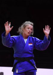 Sanne van Dijke pakt na soap brons op WK judo