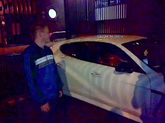 Daniel Sturridge geeft Liverpool-fan wat hij wil: stapt uit auto en doet dansje (video)