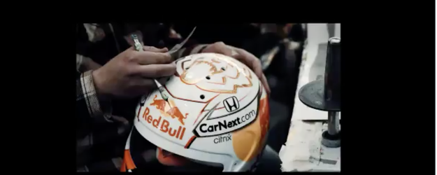 WAUW! Beelden gepubliceerd van nieuwe helm van Max Verstappen