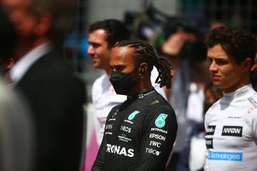 Lewis Hamilton zeikt over sprintrace: 'Wordt treintje rijden'