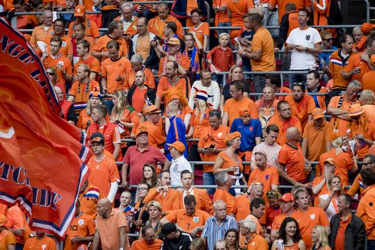'Supportersclub Oranje stak GEEN geld van fans in de eigen zak'