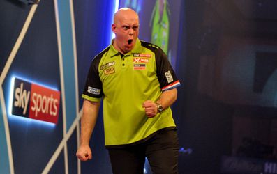 🎥 | Van Gerwen gooit Litouwer naar huis en staat in halve finale WK darts