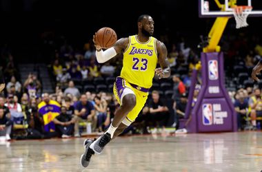 LeBron James maakt eerste minuten voor LA Lakers