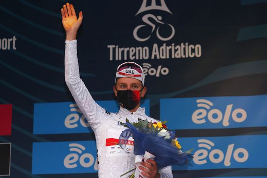 Pogacar wint 4e etappe Tirreno-Adriatico en is meteen klassementleider