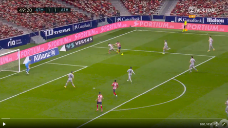 🎥 | Luis Suarez versiert zelf penalty en neemt 'm in belangrijk inhaalpotje Atletico