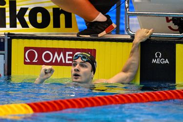 🥇​🎥 | Arno Kamminga zwemt naar goud op EK kortebaan na geweldige eindsprint, Caspar Corbeau pakt brons