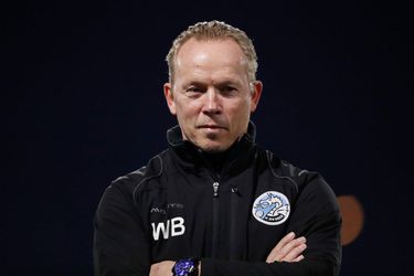 FC Den Bosch zet trainer Wil Boessen vlak voor play-offs op straat