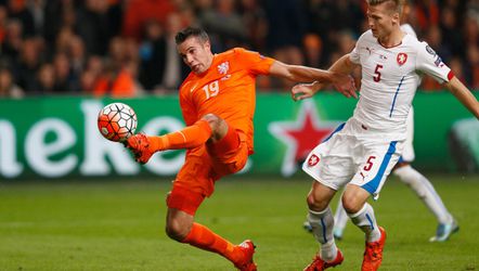 Van Persie terug in voorselectie Oranje, Van de Beek debuteert (video)