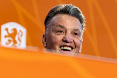 🎥 | Van Gaal over de Conference League: 'Spelen tegen Jut en Jul'