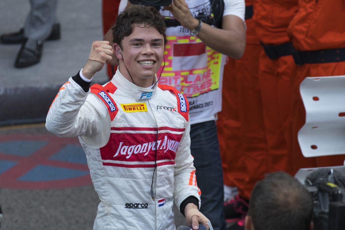 De Vries eindigt op knappe tweede plek in Formule 2-race Baku