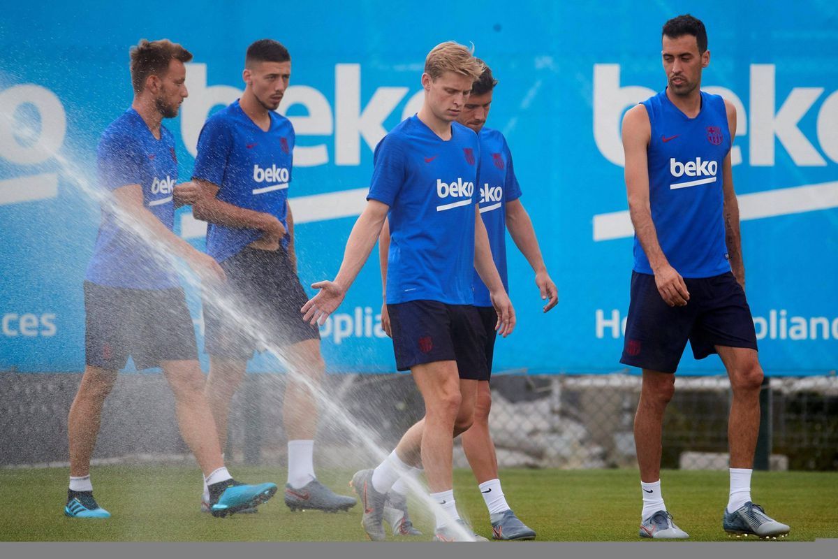 De Jong na eerste Barça-week: 'Busquets steunde me enorm'