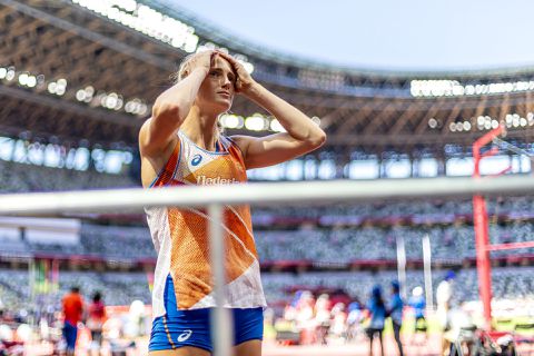 Anouk Vetter geeft plek 1 uit handen bij het speerwerpen op de 7-kamp, Oosterwegel doet mee voor brons