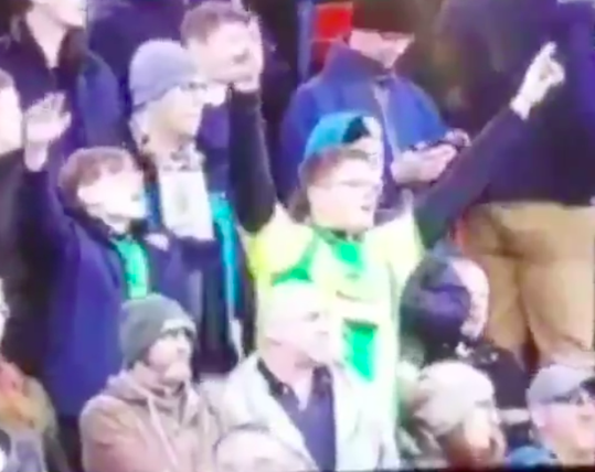 West Brom-fan laat flinke scheet op live tv en rent keihard naar de plee (video)