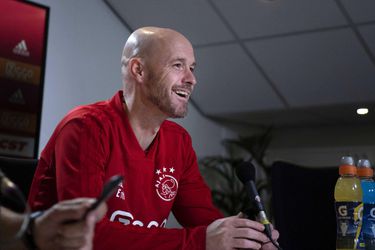 Erik ten Hag ziet vertrek bij Ajax voorlopig niet zitten: 'Prima naar mijn zin hier'