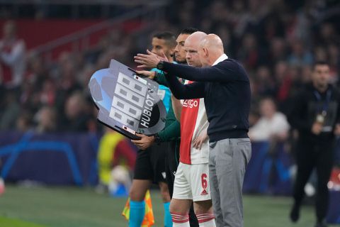 Dit is de opstelling van Ajax tegen Borussia Dortmund: Ten Hag kiest voor dit middenveld