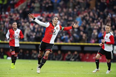 Van Persie ziet '6-2' Ajax als 1 van zijn mooiste potjes: 'Ultieme blijdschap' (video)