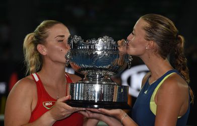 Hongaars/Frans duo Babos en Mladenovic pakt dubbeltitel Australian Open