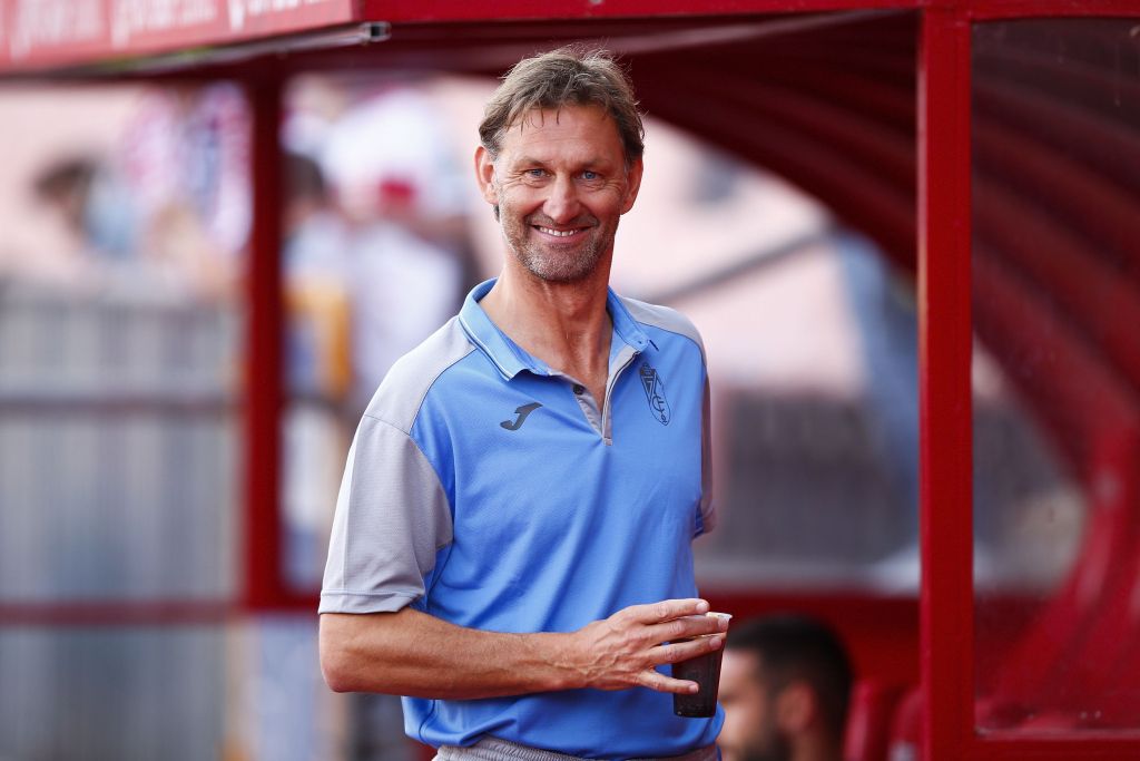 Granada verliest eerste wedstrijd onder fanatieke Tony Adams