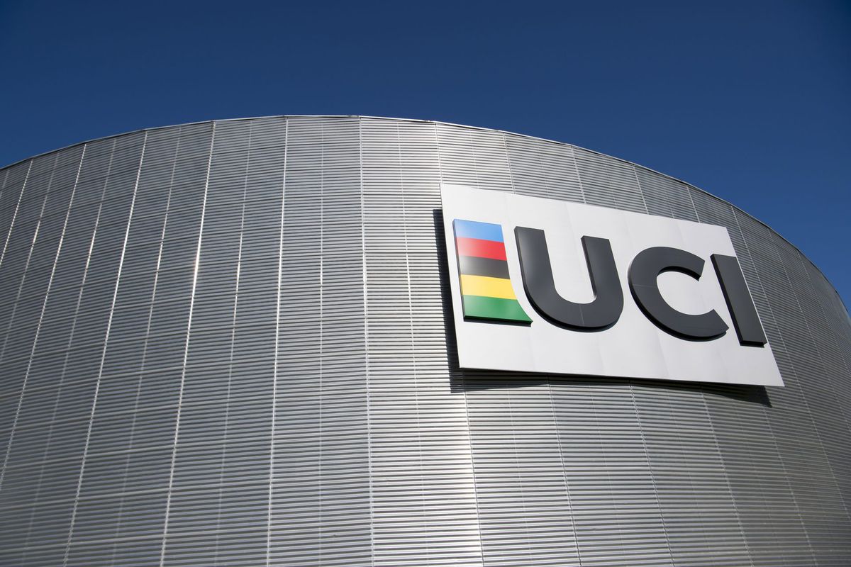Wielerwereld snapt geen ene reet van beslissing UCI: 'Ongelooflijk'