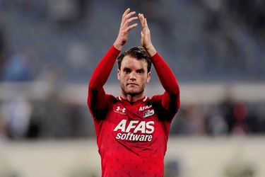 🎥 | Thomas Ouwejan wil naar PSV, kan naar Zürich en baalt van AZ: 'Wil gewoon spelen'