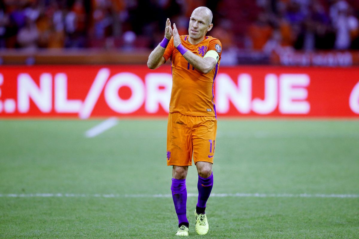 'Robben liet met ereronde zijn ploeggenoten vallen'