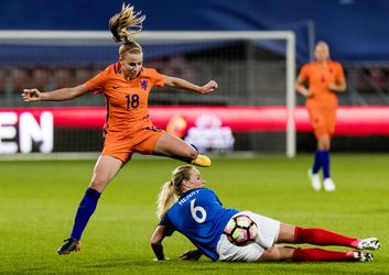 Volle bak: openingswedstrijd EK vrouwenvoetbal in Utrecht is uitverkocht