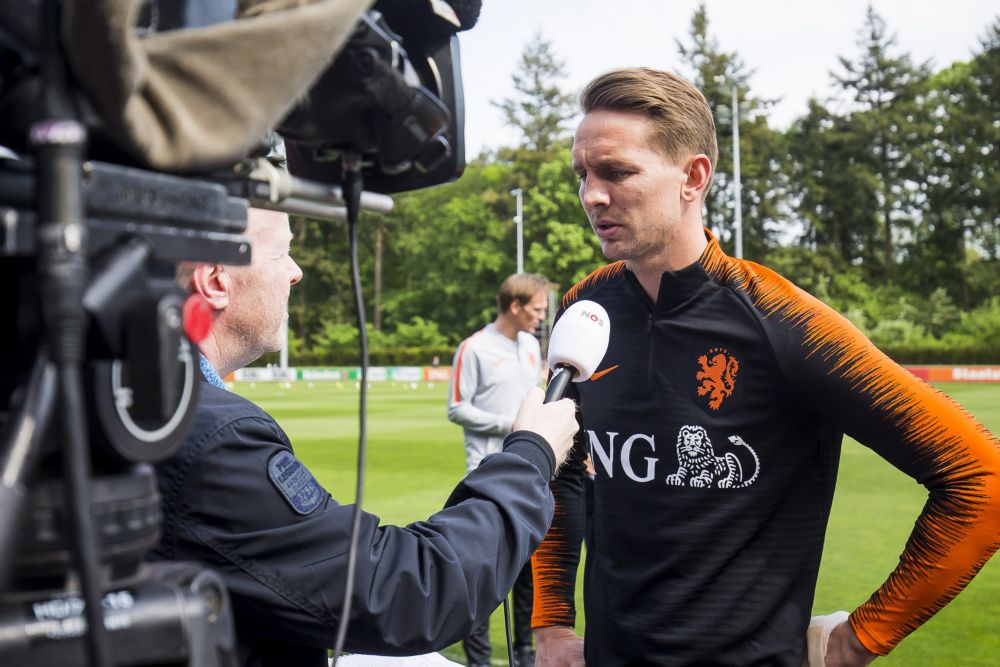 Luuk de Jong heeft teveel last van gebroken teen en haakt af bij Oranje