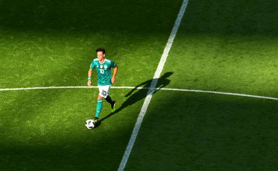Duitse voetbalbond wil niks weten van racisme tegen Özil