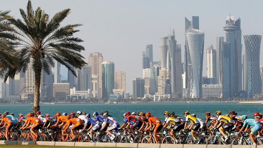 WK wielrennen in Qatar 100 kilometer ingekort bij megahitte