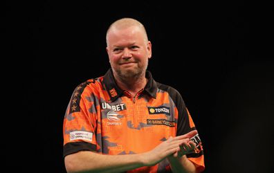 Loting UK Open: Van Barneveld in de tweede ronde tegen Soutar, in totaal doen er 23 Nederlandse darters mee