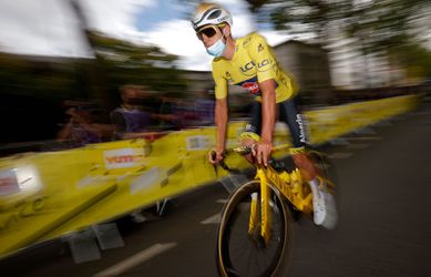 📸 | Mathieu van der Poel start met hele speciale boodschap voor 'Poupou' aan derde etappe