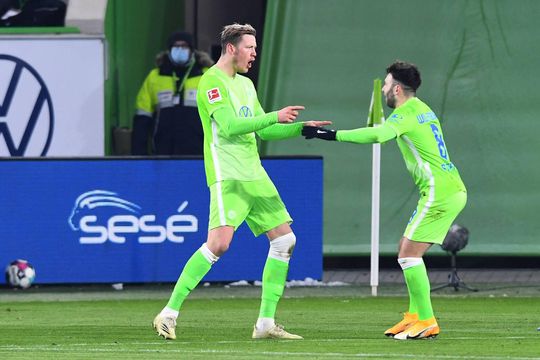🎥 | Weghorst prikt deze goal voor winnend Wolfsburg